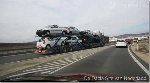 Dacia Logan Pick Up op transport 01