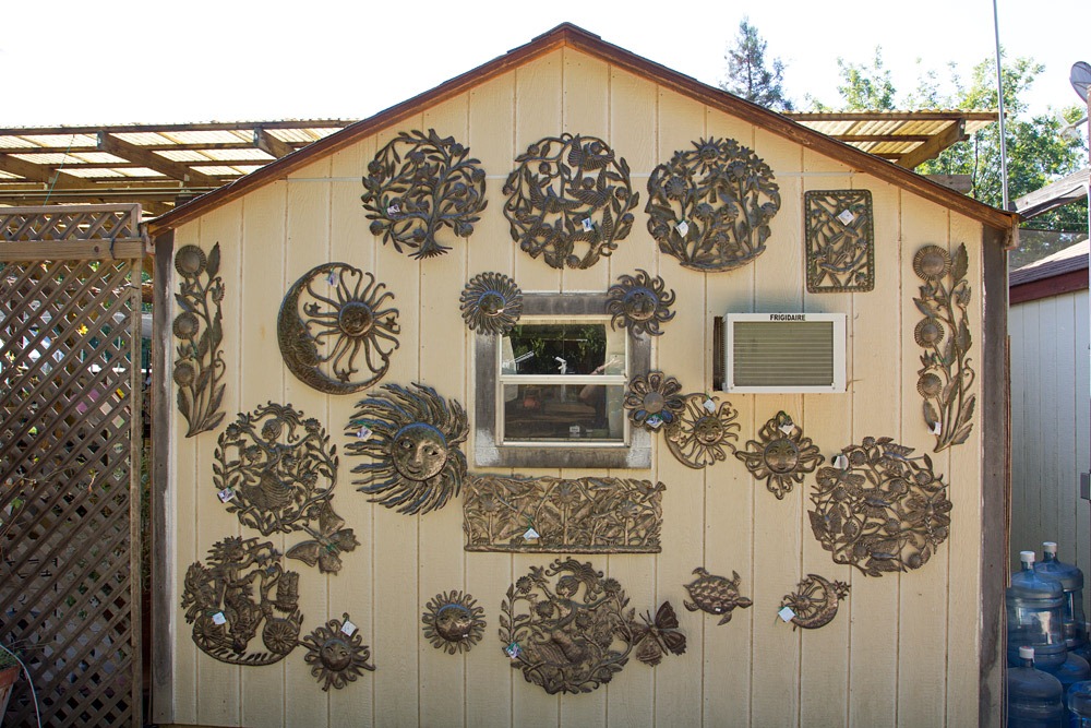 [121003_Morningsun_Haitian-metal-art%255B5%255D.jpg]