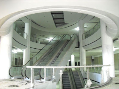 Tampak Escalator dan Railling sudah OK