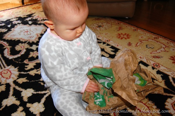 [Cailyn%2520Helping%2520Crunch%255B4%255D.jpg]