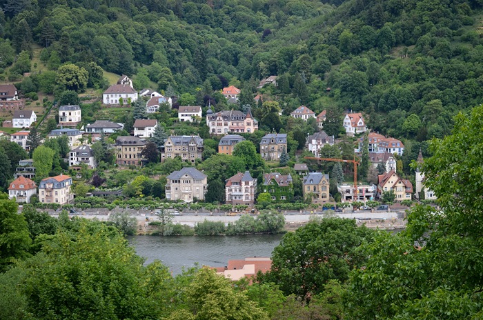 [housesonthewater2.jpg]