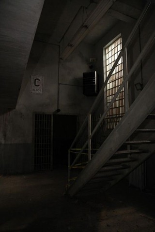 [walking-dead-prison-set-3%255B2%255D.jpg]