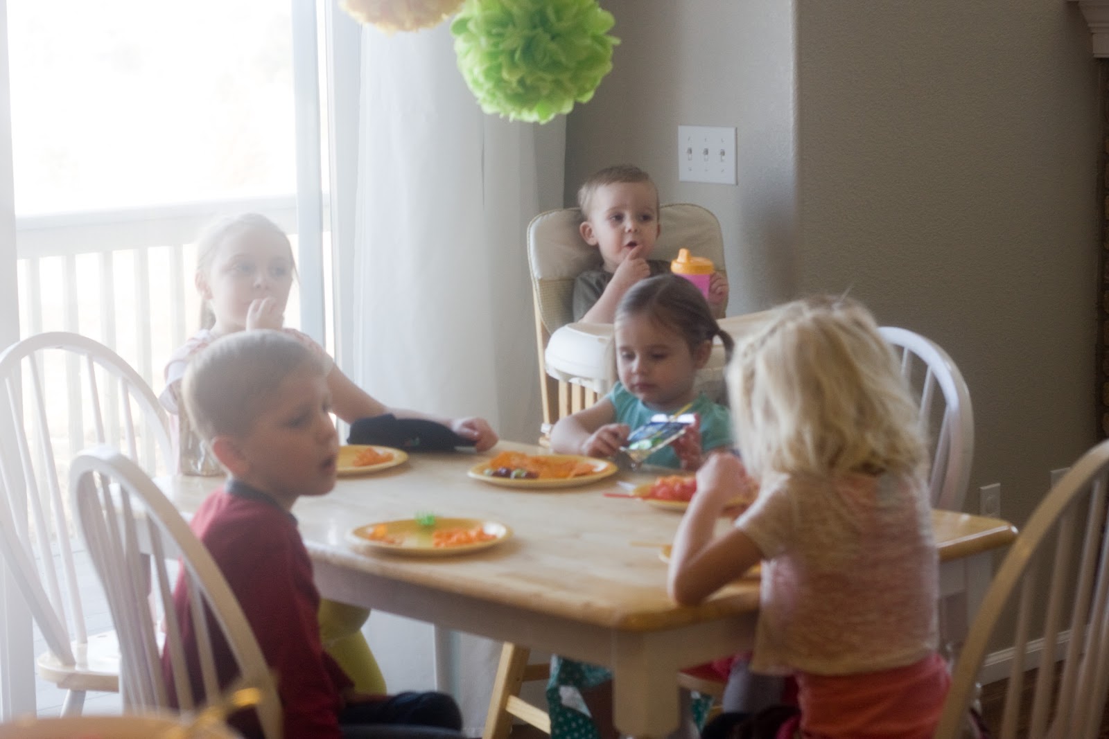 [03%252002%252013_kids%2520eating%255B3%255D.jpg]