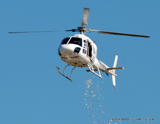 Bloemenregen boven Nieuwegein Bloemenregen boven Nieuwegein