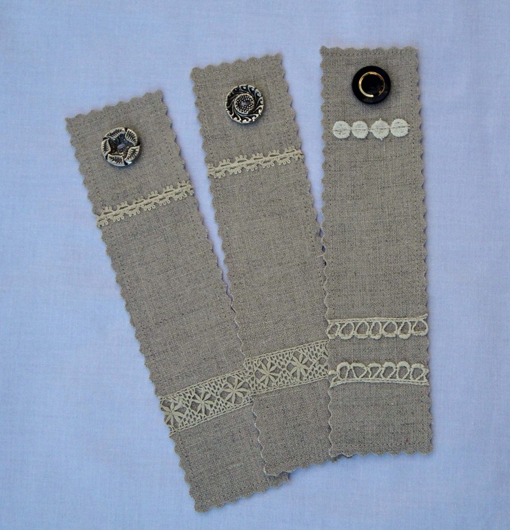 [1%2520bookmarks%2520buttons%2520and%2520lace%255B3%255D.jpg]