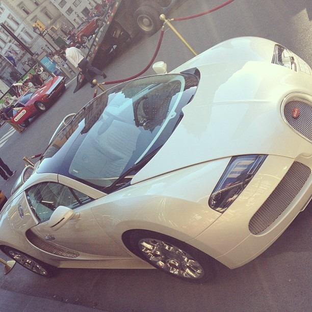 [Veyron-Accident-2%255B2%255D.jpg]