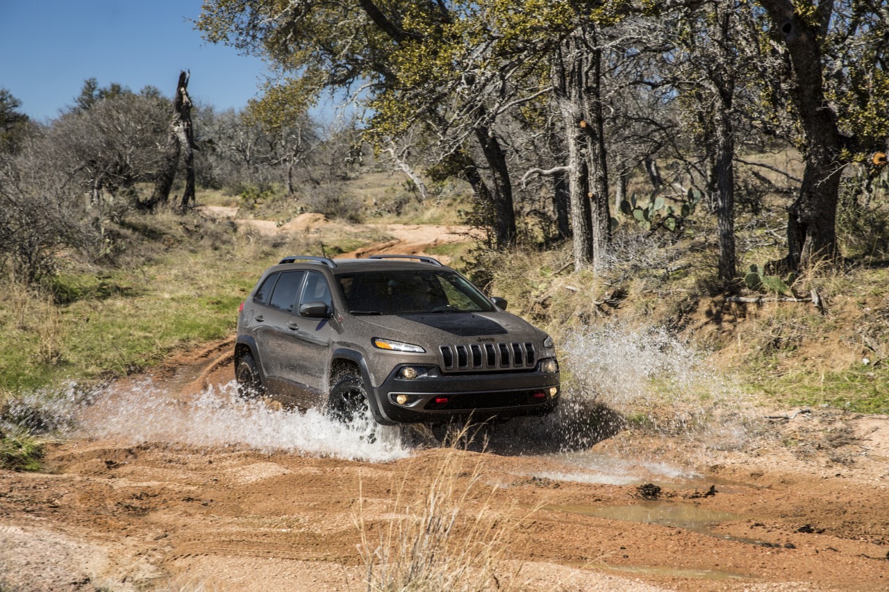 2014-Jeep-Cherokee-SUV-15[3].jpg