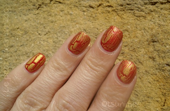 beautyuk-night-fever-gold-shatter-polish02