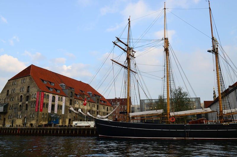 [Copenhagen-boat-tour3.jpg]