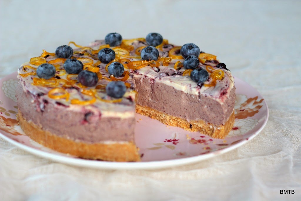 [Blueberry%2520Cheesecake%2520by%2520Baking%2520Makes%2520Things%2520Better%255B6%255D.jpg]