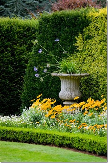 garden-with-urn_preview