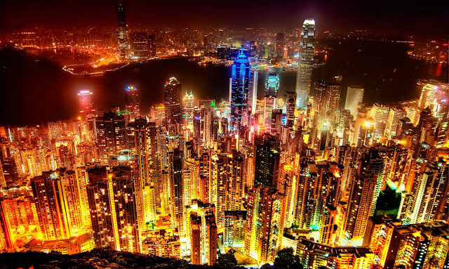Impresionante panorámica nocturna de Hong Kong, China