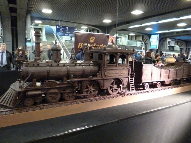 chocolate-train-1
