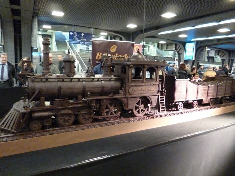 chocolate-train-1 chocolate-train-1