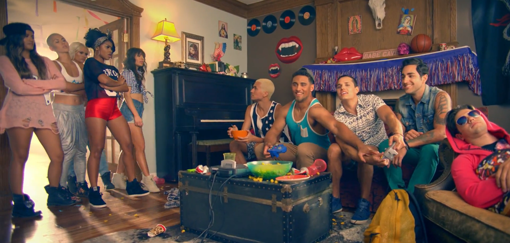 [G.R.L.---Vacation---YouTube.mp4_snap%255B20%255D.png]