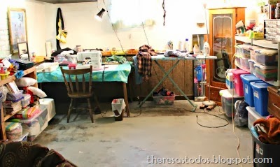 [Clean%2520Sewing%2520Space%255B2%255D.jpg]