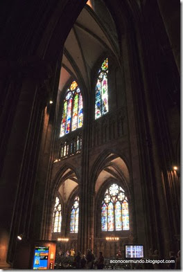 010-Estrasburgo. Catedral. Interior. Vidrieras - DSC_0176