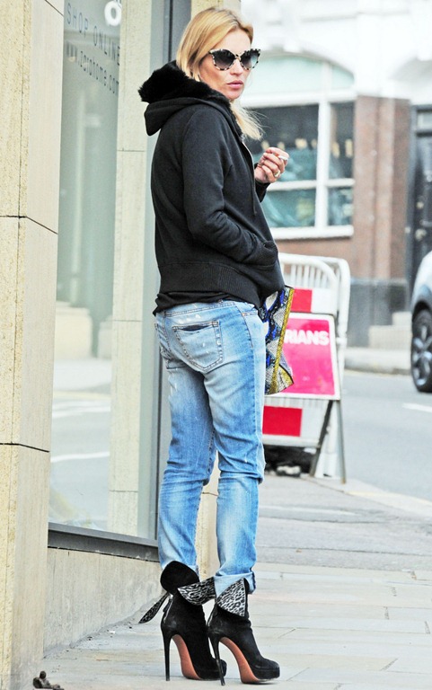 [Kate-Moss-2013-04-16-Out-for-Shopping-in-London-Kate-Moss-2013-04-16-Out-for-Shopping-in-London-%255B6%255D.jpg]