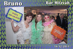 Fotos do evento Bruno - 18.12.11. Foto numero 18 da Social Click Fotografia Digital, do Rio de Janeiro, RJ, que faz fotos divertidas, fotos malucas, fotos com fantasias, fotos na hora, fotografia maluca, fotografia divertida com molduras personalizadas. fotos divertidas malucas foto maluca animadas animado rj rio de janeiro divertida fantasia animada noivas montagem social fotojornalismo casamento