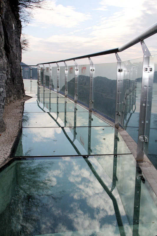 skywalk-tianmen-mountain-2 skywalk-tianmen-mountain-2