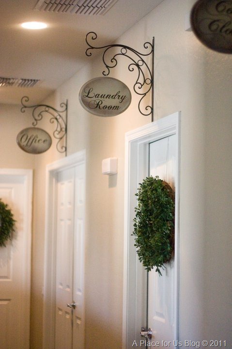 [new-hallwaysigns4.jpg]