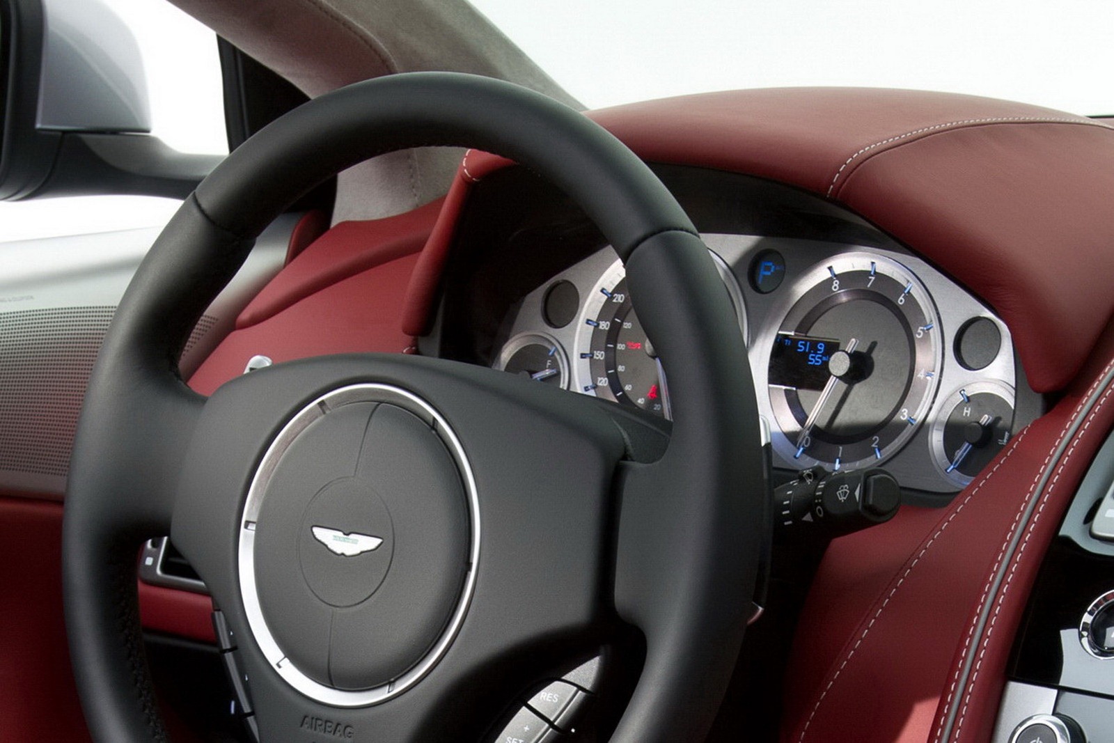 [2013-Aston-Martin-DB9-17%255B2%255D.jpg]