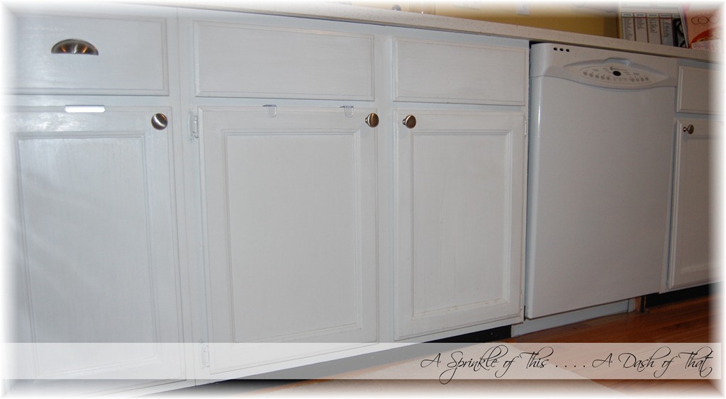 [kitchen%2520cabinets%2520with%2520handles%2520%257BA%2520Sprinkle%2520of%2520This%2520.%2520.%2520.%2520.%2520A%2520Dash%2520of%2520That%257D%255B4%255D.jpg]