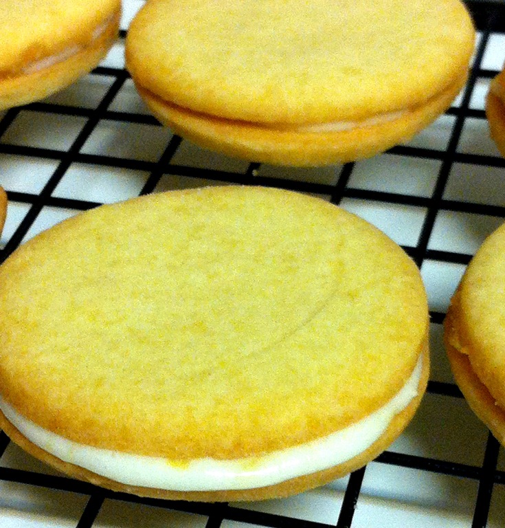 [Lemon%2520Sandwich%2520Cookies%255B4%255D.jpg]