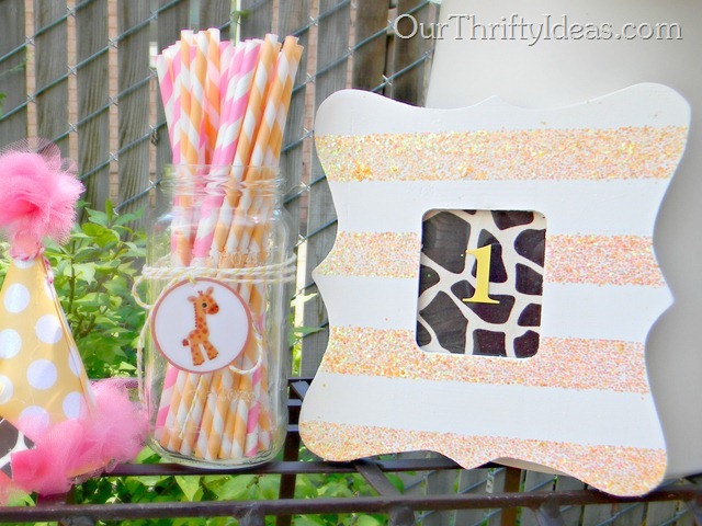 food table - glitter frame