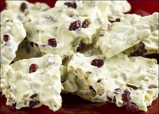 shokoladnyi-desert-s-klyukvoi-orekhami