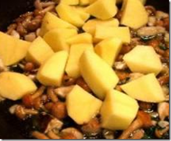 Funghi con patate in tegame 