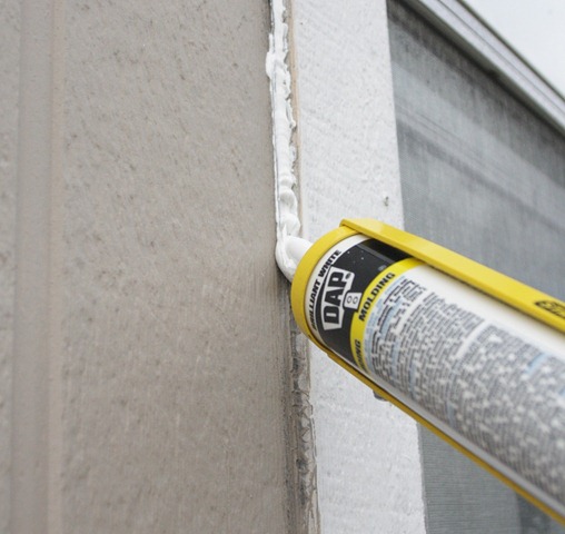 [caulk%2520a%2520window%255B5%255D.jpg]