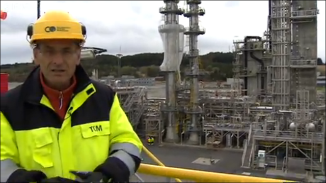 Roger Harrabin of BBC News visited the experimental Mongstat carbon capture technology centre in Norway in August 2013. In September 2013, the project was canceled. Photo: BBC News