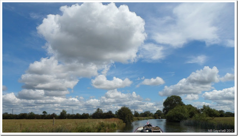 SAM_1523 Fluffy Clouds SAM_1523 Fluffy Clouds
