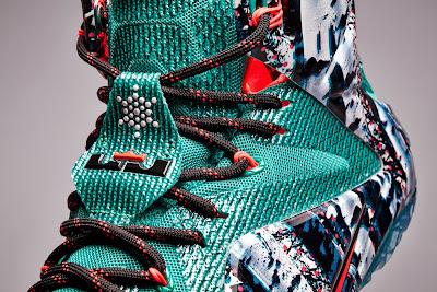 Nike Basketball Presents Christmas Pack with LeBron 12