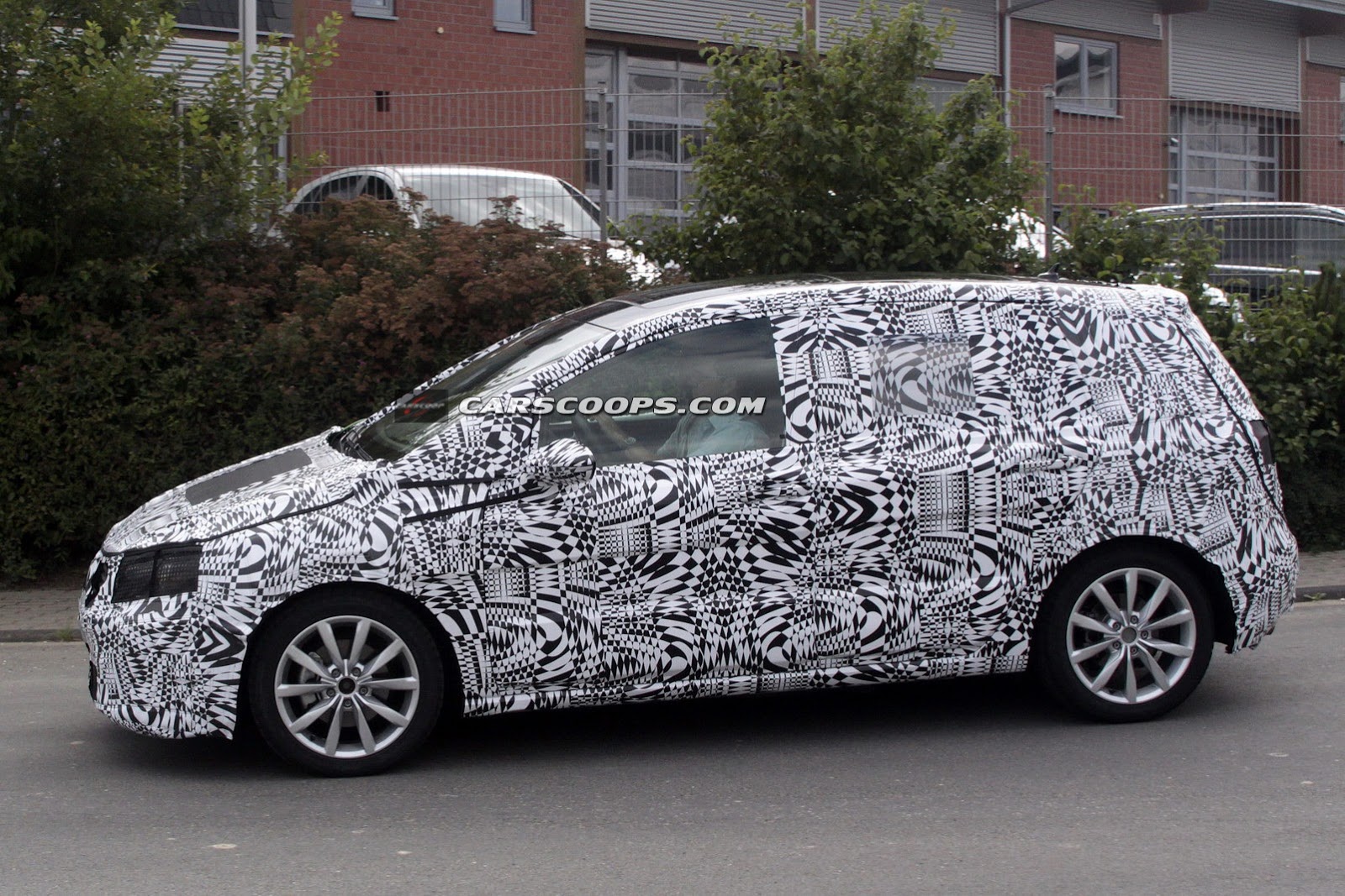 [New-VW-Golf-Plus-Mk7-4%255B3%255D.jpg]