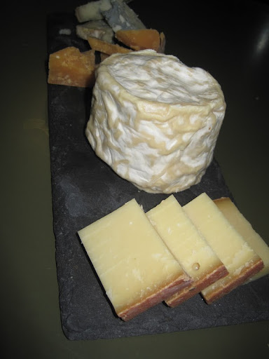 The Hoch Ybrig, (in front) from Zurich was paired with the Lung Ching Dragonwell Green Tea, while the Organic Champlain Triple Cream from Vermont went perfectly with the Tindaharia Estate Darjeeling.