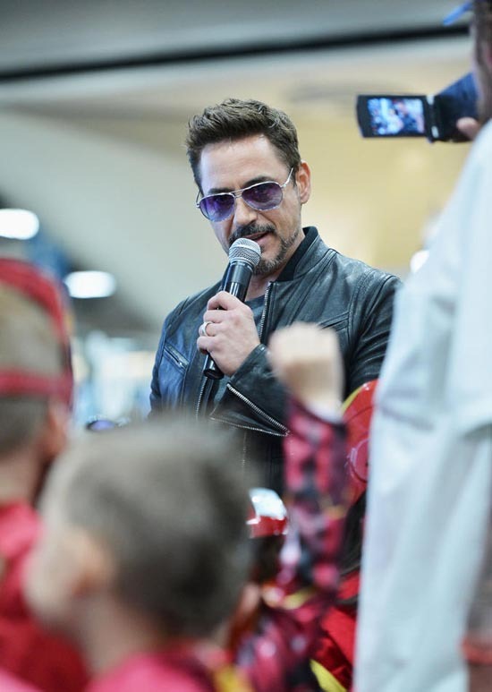 SAN DIEGO, CA - JULY 14:  Actor Robert Downey Jr. speaks at the Marvel Studios booth during Comic-Con International 2012 at San Diego Convention Center on July 14, 2012 in San Diego, California.  (Photo by Alberto E. Rodriguez/WireImage) *** Local Caption *** Robert Downey Jr.