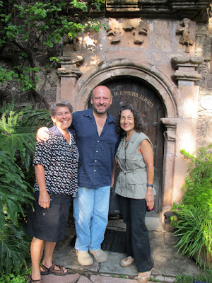 Hugo welcomed us to Casa de Espiritus Alegres