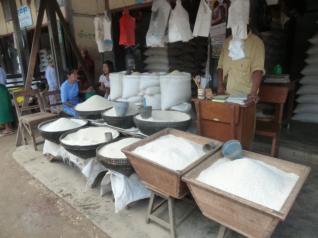 [Myanmar-Bagan-Market-7-September-201.jpg]