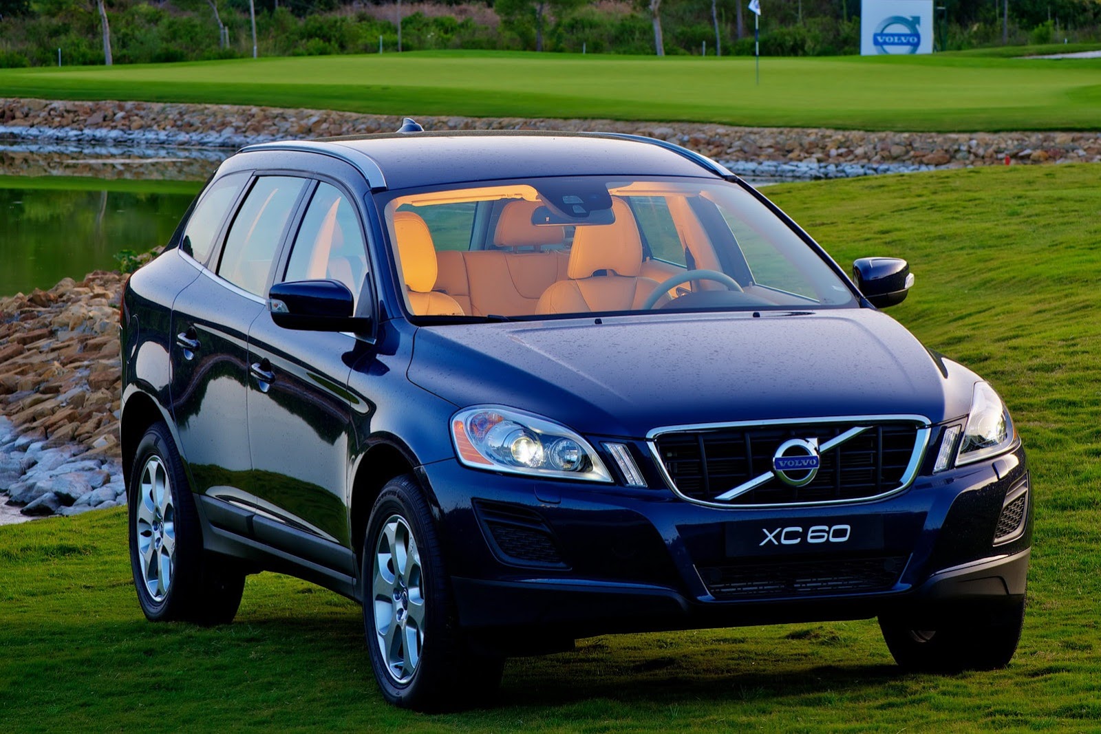 [2013-Volvo-XC60-2%255B2%255D.jpg]