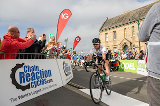Mark Cavendish on his way to register for the start