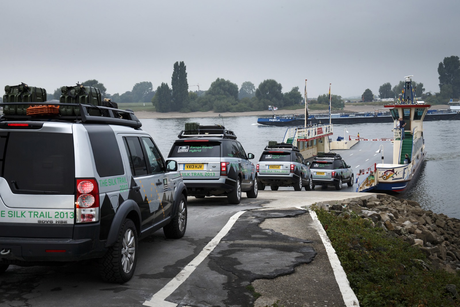 [Range-Rover-Hybrids-Silk-Trail-2013-7%255B3%255D.jpg]