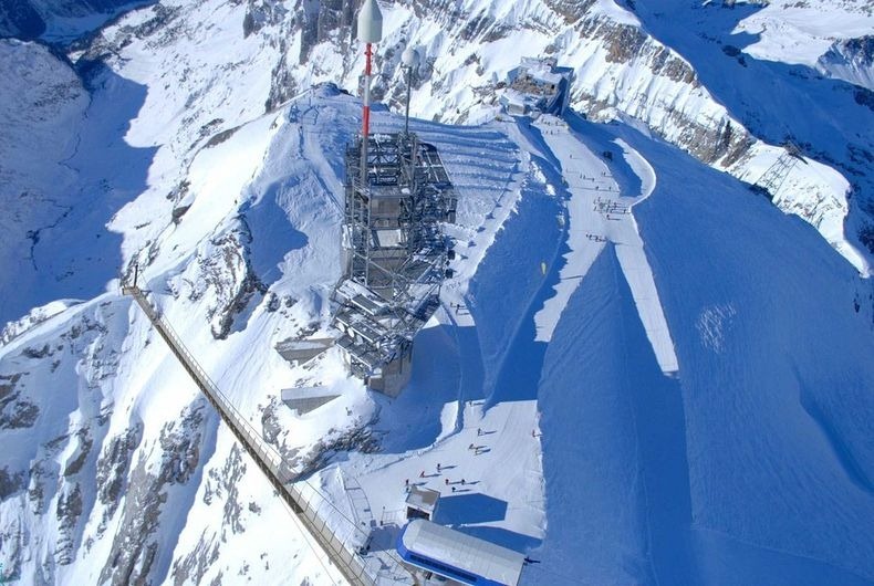 titlis-cliff-walk-0 titlis-cliff-walk-0