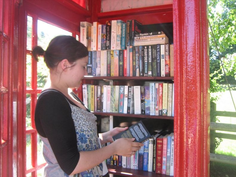 telephone-box-library-4