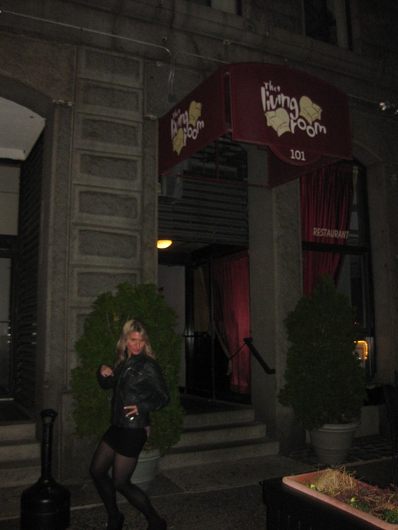 [2012.03.24-04-Living-Room-33.jpg]