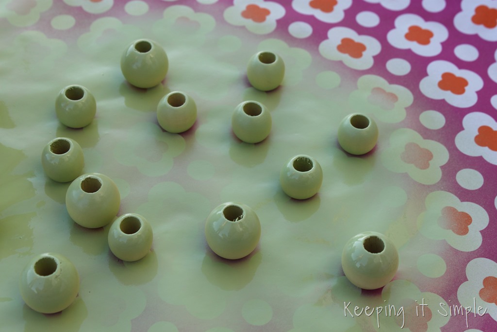 [polka%2520dot%2520wooden%2520beads%2520necklace%2520%25282%2529%255B8%255D.jpg]