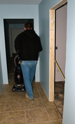 [carrying%2520vacuum%255B3%255D.jpg]