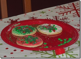 Elf & Cookie Decorating 024