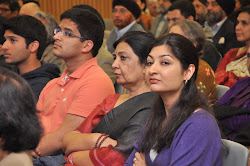 Beau Maheshwari flanked by her beautiful children